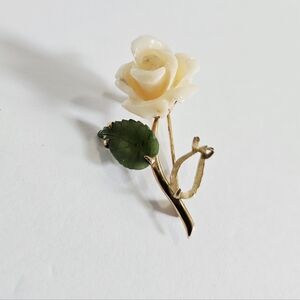 Vintage Antique? Carved Coral Rose Jade Leaf Floral 14K Yellow Gold Brooch Pin